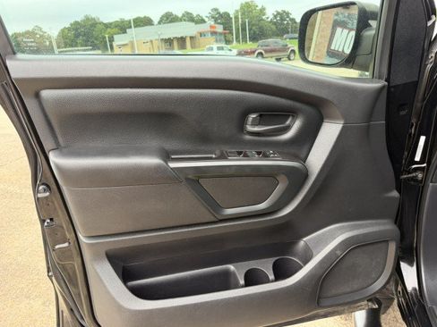 Used 2021 Nissan Titan S RWD image 11