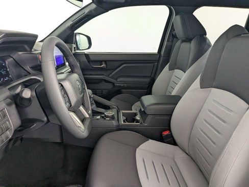Used 2025 Toyota Tacoma TRD Sport AWD/4WD image 9