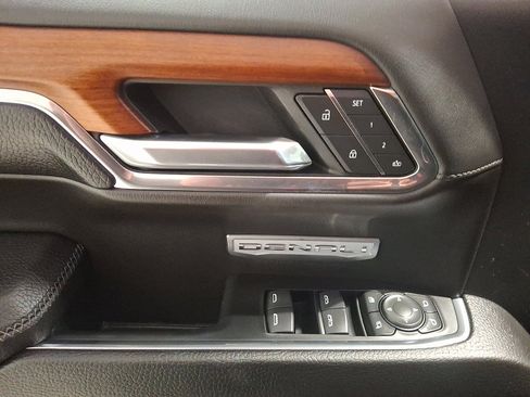 Used 2022 GMC Sierra 1500 Denali w/ Denali Reserve Package image 13