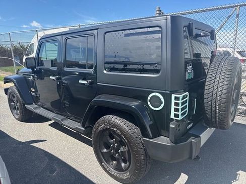 Used 2015 Jeep Wrangler Unlimited Sahara w/ Dual Top Group image 10