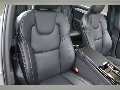 Certified 2024 Volvo S90 T8 Ultimate image 27