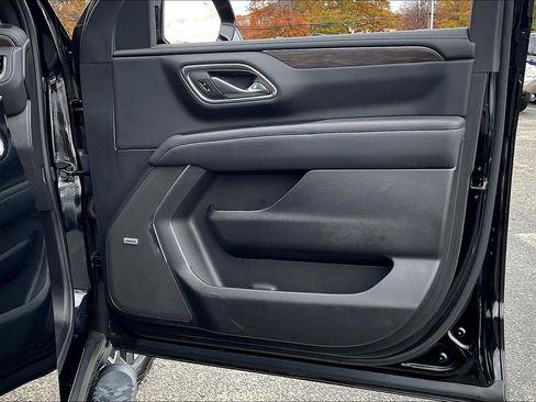 Used 2024 Chevrolet Tahoe Z71 w/ Luxury Package image 19