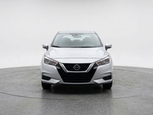 Used 2025 Nissan Versa SV FWD image 2