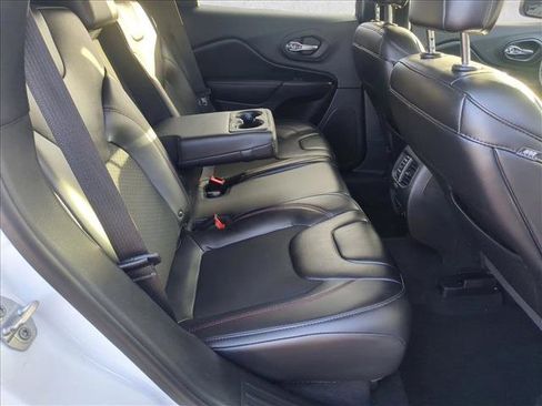 Used 2019 Jeep Cherokee Trailhawk w/ Comfort/Convenience Group image 20