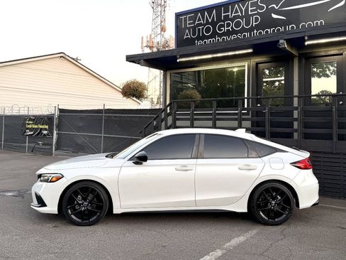 Used 2023 Honda Civic Sport image 3