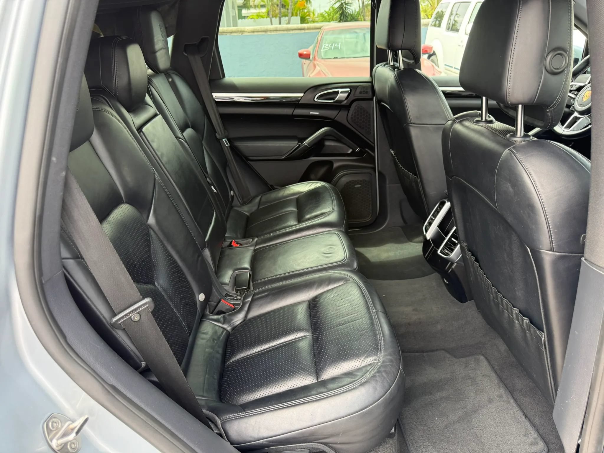 Used 2017 Porsche Cayenne Platinum Edition AWD/4WD image 22