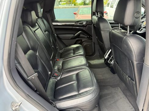 Used 2017 Porsche Cayenne Platinum Edition AWD/4WD image 22
