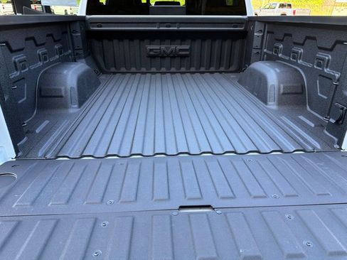 New 2026 GMC Sierra 1500 AT4 w/ AT4 Premium Package AWD/4WD image 12