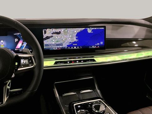 Used 2026 BMW 740i xDrive AWD/4WD image 6