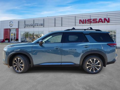 New 2026 Nissan Pathfinder Platinum image 9