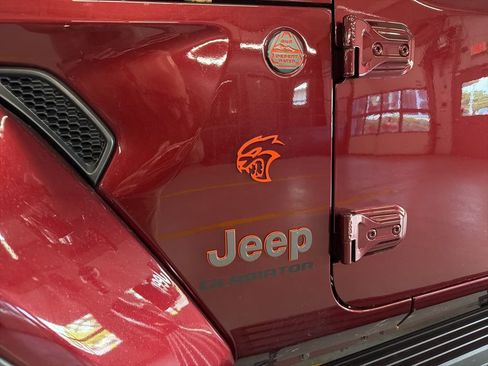 Used 2021 Jeep Gladiator Mojave AWD/4WD image 4