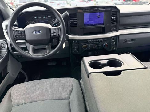 Used 2023 Ford F250 XLT AWD/4WD image 3