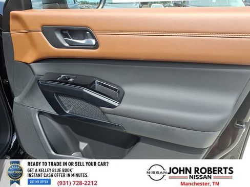 New 2026 Nissan Pathfinder Platinum FWD image 21