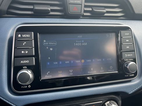 Used 2025 Nissan Versa SV FWD image 20