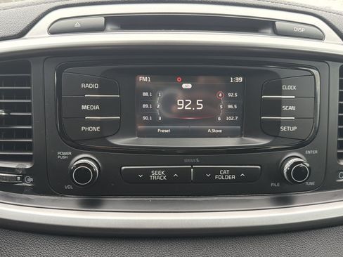 Used 2016 Kia Sorento FWD image 21