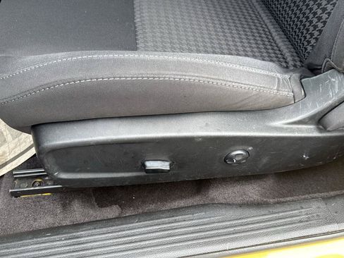 Used 2018 Dodge Challenger SXT RWD image 11