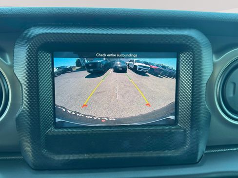 Used 2022 Jeep Wrangler Unlimited Sport AWD/4WD image 11