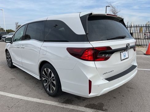 New 2026 Honda Odyssey Elite image 4
