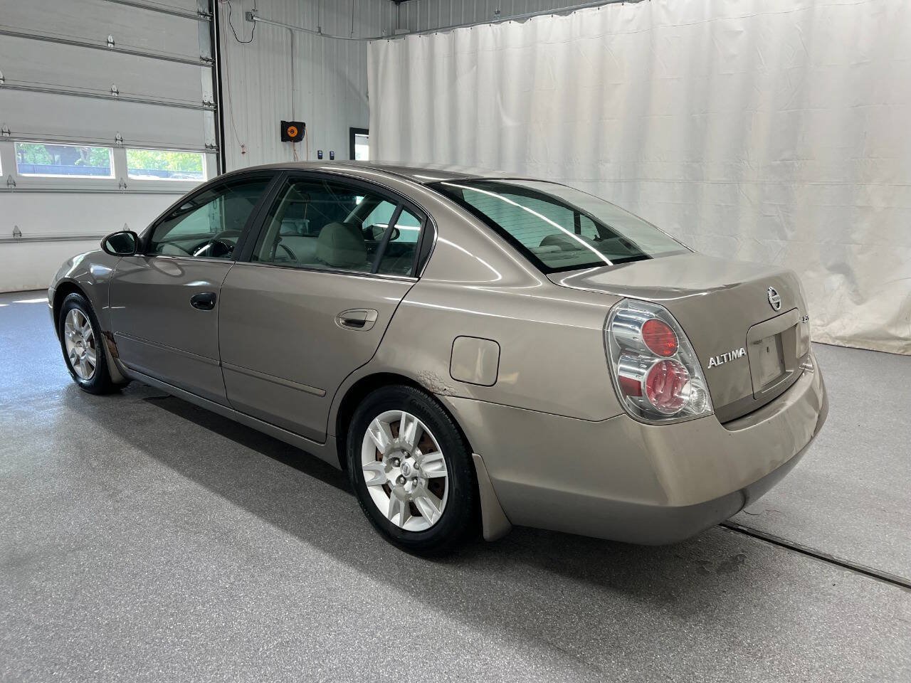 Used 2005 Nissan Altima 2.5 S FWD image 6