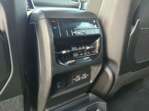 Used 2025 Jeep Grand Cherokee L Altitude image 35