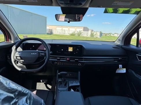 New 2026 Kia Sportage SX image 13