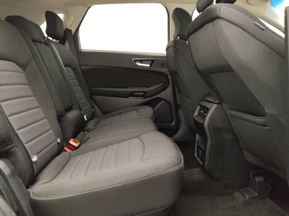 Used 2018 Ford Edge SE FWD image 19