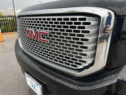Used 2016 GMC Yukon Denali w/ Open Road Package AWD/4WD image 11