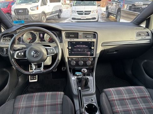 Used 2017 Volkswagen GTI S image 9