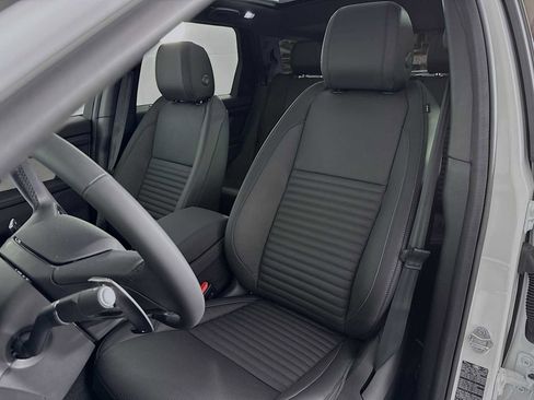 New 2026 Land Rover Discovery Sport Landmark image 10