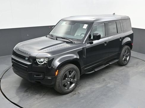 Used 2025 Land Rover Defender 110 X-Dynamic SE AWD/4WD image 30
