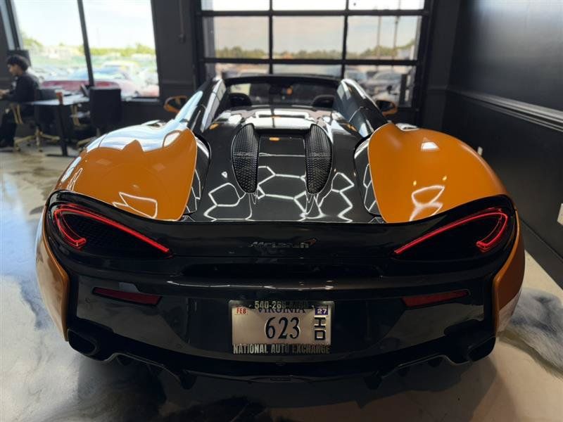 Used 2018 McLaren 570S Spider RWD image 8