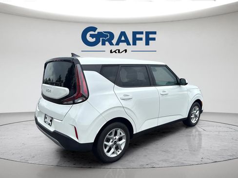 Used 2024 Kia Soul LX w/ Option Group 015 FWD image 8