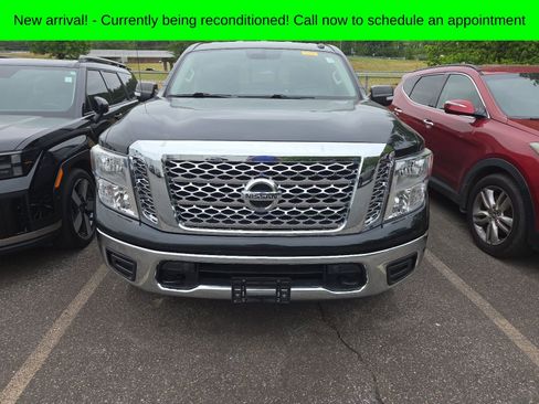 Used 2019 Nissan Titan SV w/ SV Convenience Package AWD/4WD image 1