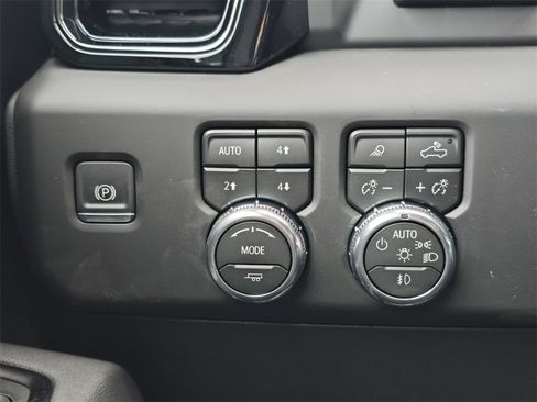 New 2026 GMC Sierra 2500 AT4 w/ AT4 Premium Plus Package image 17