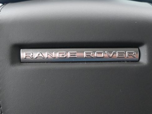 Used 2025 Land Rover Range Rover SE AWD/4WD image 18