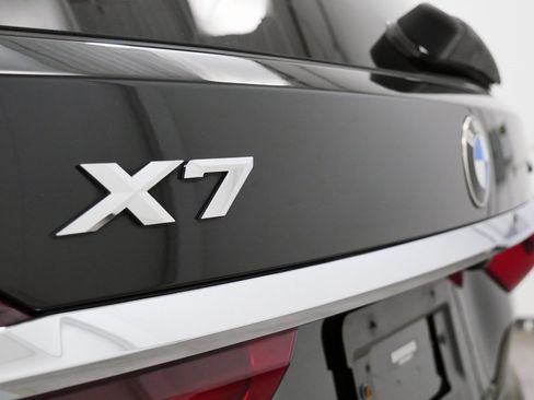 Used 2022 BMW X7 xDrive40i w/ Cold Weather Package image 10