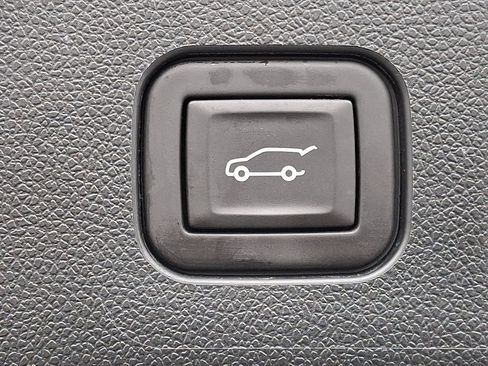 Used 2024 Chevrolet Equinox EV RS image 28