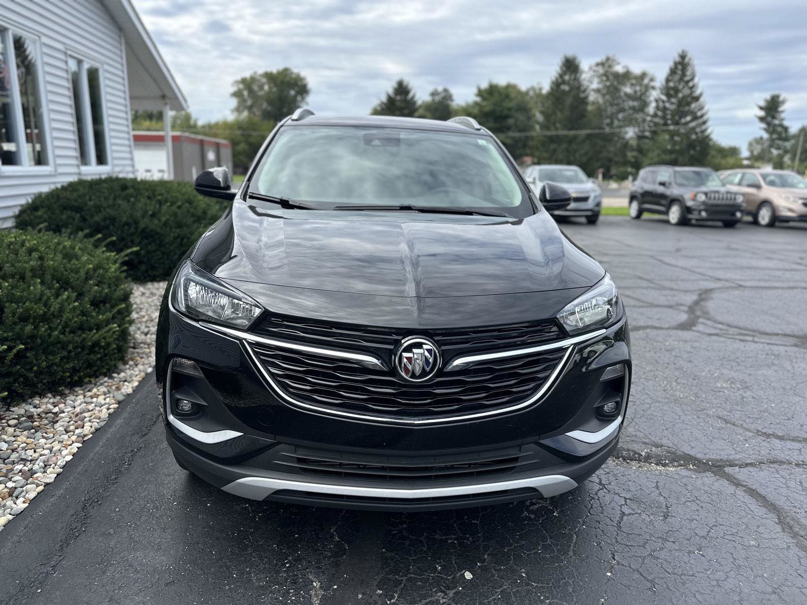 Used 2023 Buick Encore GX Select w/ Safety Package II AWD/4WD image 2