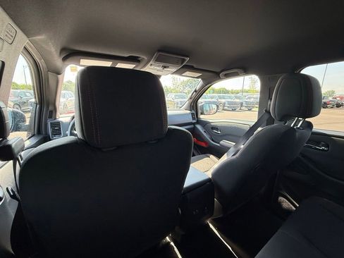 Used 2024 Nissan Frontier Pro-X w/ Pro Convenience Package RWD image 25