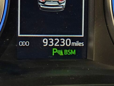 Used 2017 Toyota Highlander Limited Platinum image 30