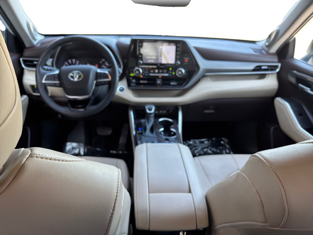 Used 2020 Toyota Highlander Limited FWD image 10