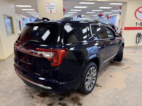 Used 2021 GMC Acadia Denali w/ Denali Ultimate Package image 10