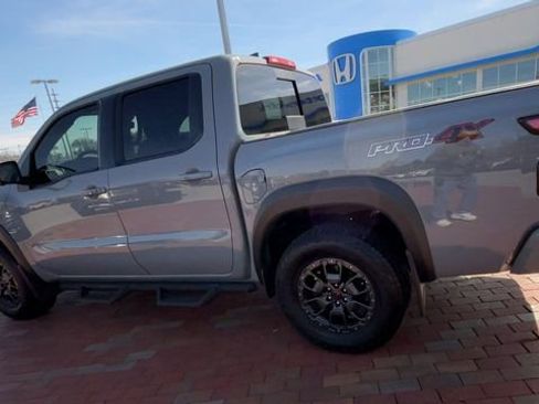 Used 2023 Nissan Frontier PRO-4X w/ Pro-4X Premium Package AWD/4WD image 7