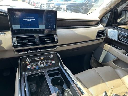 Used 2022 Lincoln Navigator Reserve AWD/4WD image 21