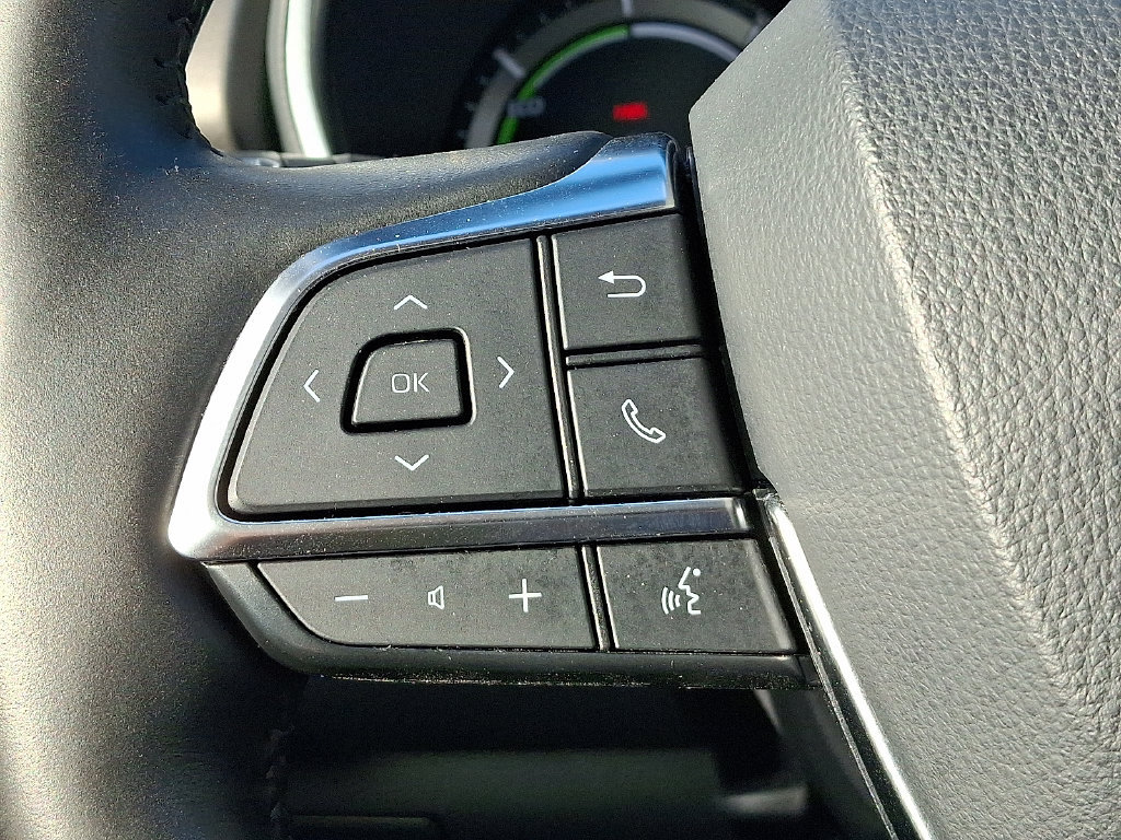 Certified 2021 Toyota Highlander Limited AWD/4WD image 23
