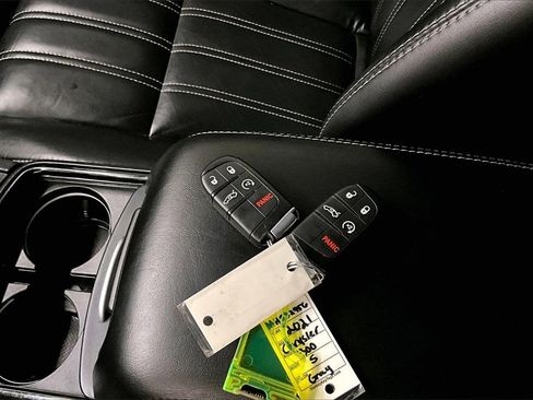 Used 2021 Chrysler 300 S image 35