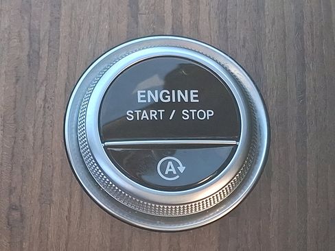 Certified 2023 Mercedes-Benz C 300 4MATIC Sedan image 23