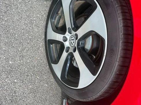 Used 2015 Volkswagen GTI SE w/ Lighting Package (SEL) FWD image 14