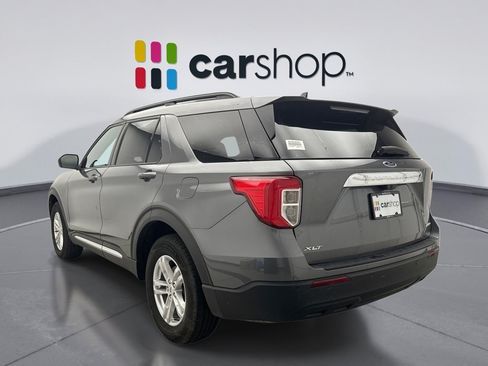 Used 2023 Ford Explorer XLT AWD/4WD image 3