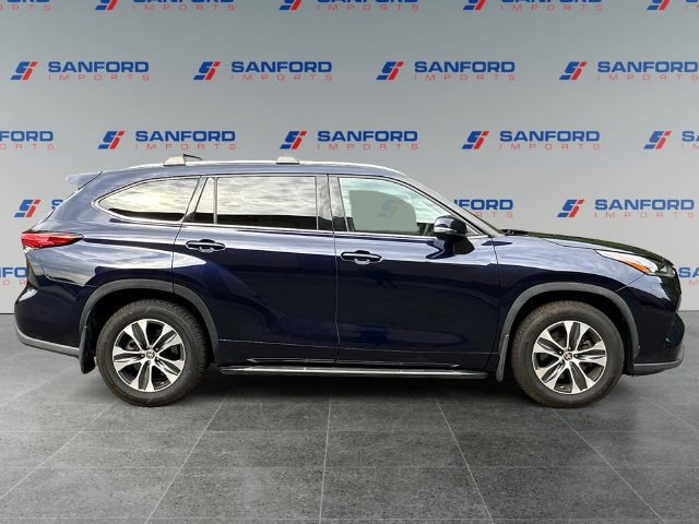Used 2020 Toyota Highlander XLE FWD image 6